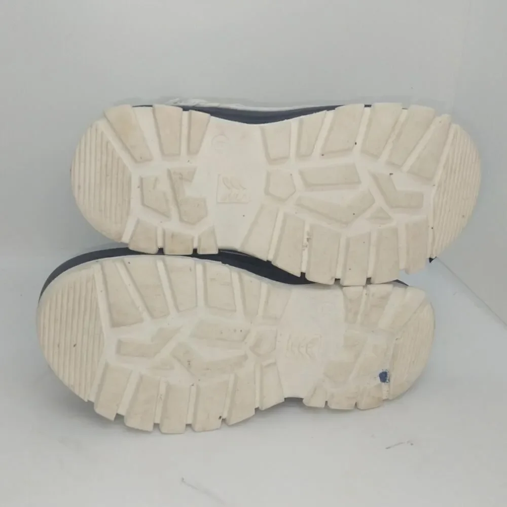 Target Thermolite Girls Pre-owned White & Gray w/Zipper Winter Boots - sz. 13